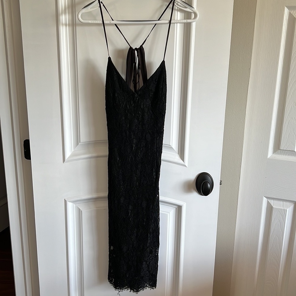 Lulus s EXTRAORDINARY LOVE BLACK LACE MIDI DRESS